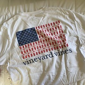 Vineyard Vines // USA beer tee S